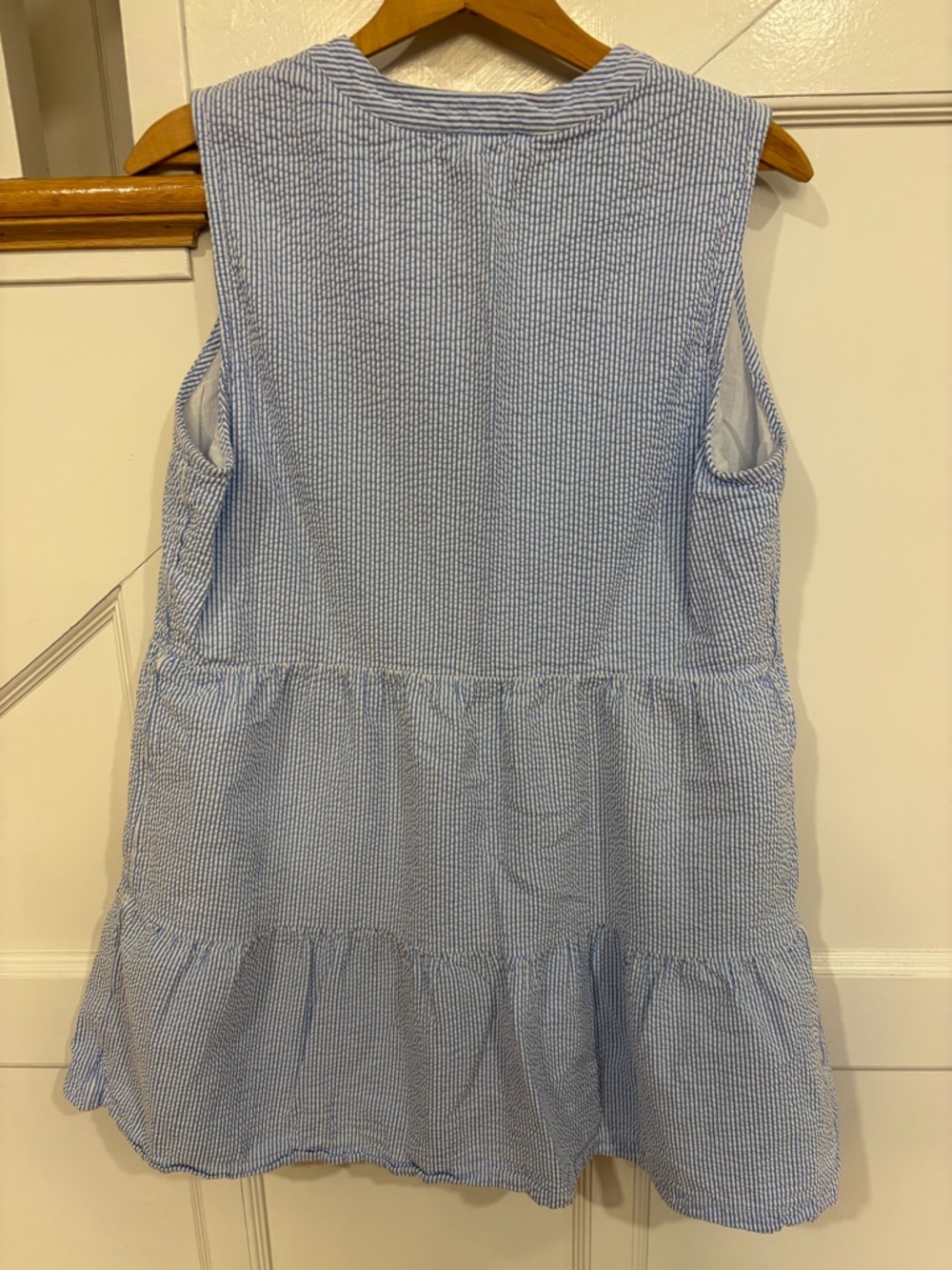 Vineyard Vines Blue and White Sleeveless Seersucker Tiered Dress - Picture 5 of 6